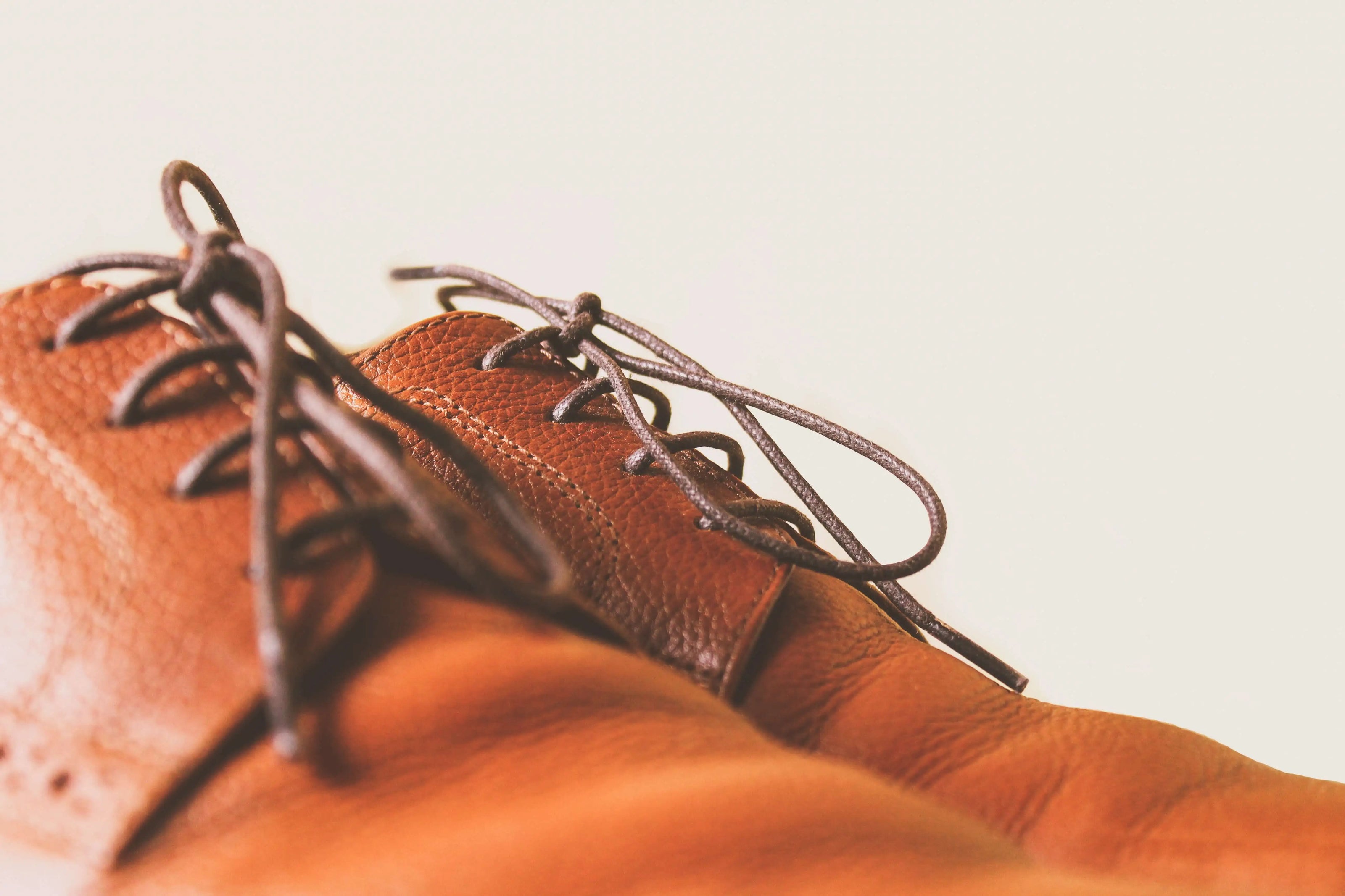 eleganti-scarpe-con-cerati-lacci